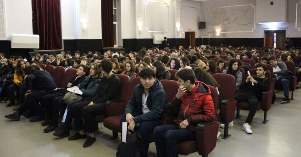 İSOV Zincirlikuyu Meslek Lisesi Eğitimleri
